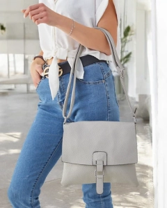 Világosszürke || szary