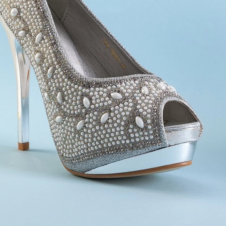 OUTLET Ezüst női brokát tűsarkú cirkónia és Lindi gyöngy - Lábbeli