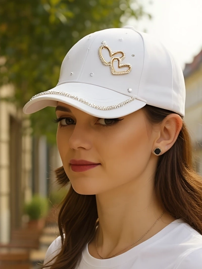 Royalfashion Strasszköves sapka Heart Spark