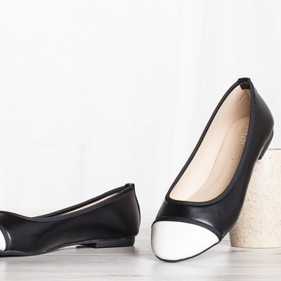 Czarne baleriny z białym noskiem Larnaka - Obuwie