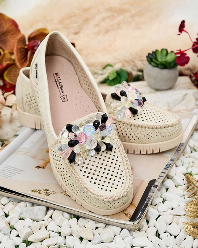 Royalfashion Női gyöngyös áttört mokaszin Nasfali