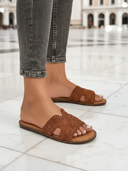 Rpyalfashion Női papucs díszes Braida pánttal