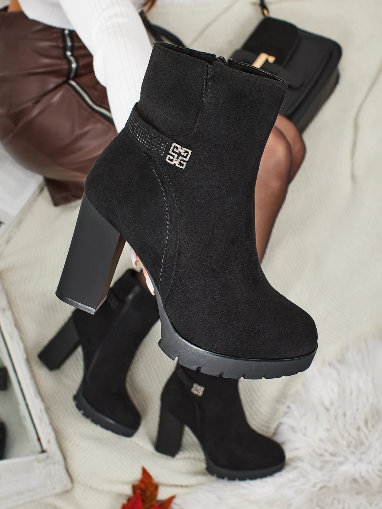 Zavrina női öko velúr bokacsizma vastag sarokkal