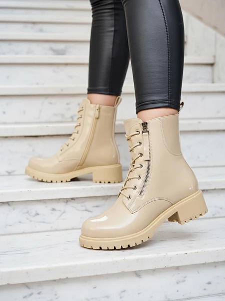 Royalfashion Bézs színű öko bőr női Seddaga bagger csizma