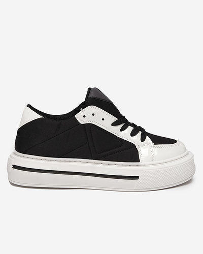 OUTLET Női sportcipő fehér és fekete színben Smaqo- Footwear