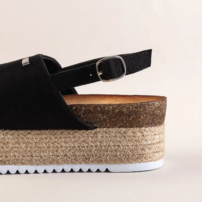 OUTLET Fekete női szandál a Kirala platformon - Lábbeli