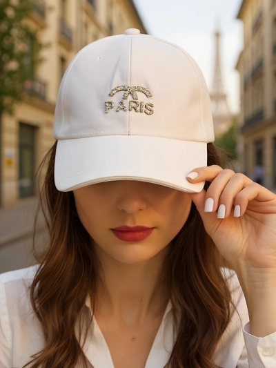Royalfashion Baseball sapka strasszkövekkel Paris Glam