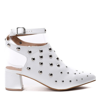 Białe botki z odkrytą piętą- Obuwie