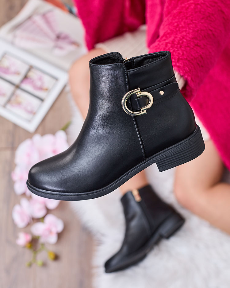 Royalfashion Fekete női csizma a'la sztyblety díszítéssel Ederte