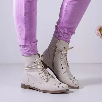 OUTLET Bézs női csizma díszítéssel Matildat - Lábbeli