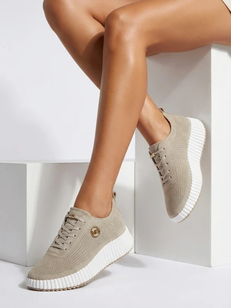 Royalfashion Női sportos perforált sneaker Tobin