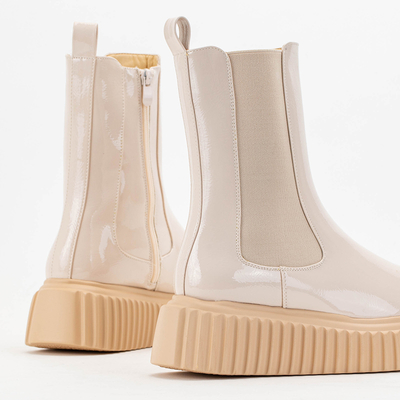 Bézs lakkozott női Monka csizma - Cipő