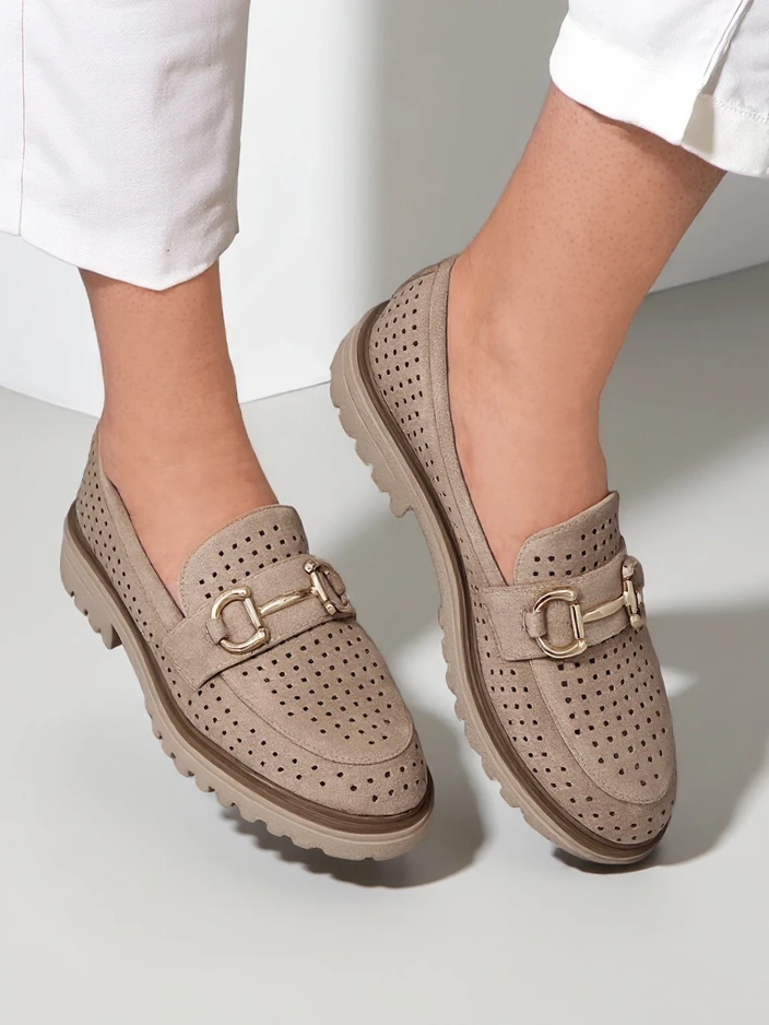 Royalfashion Női perforált mokaszin Besio