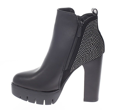 Czarne botki na słupku - Obuwie