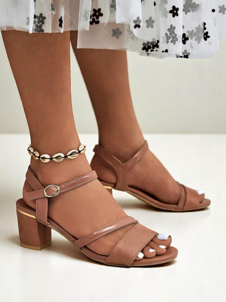 Royalfashion Lakkozott női szandál alacsony sarokkal Grace Gloss