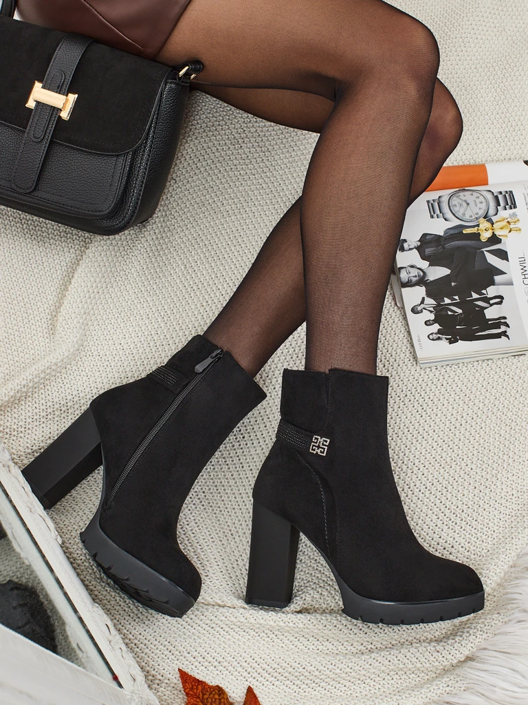 Zavrina női öko velúr bokacsizma vastag sarokkal