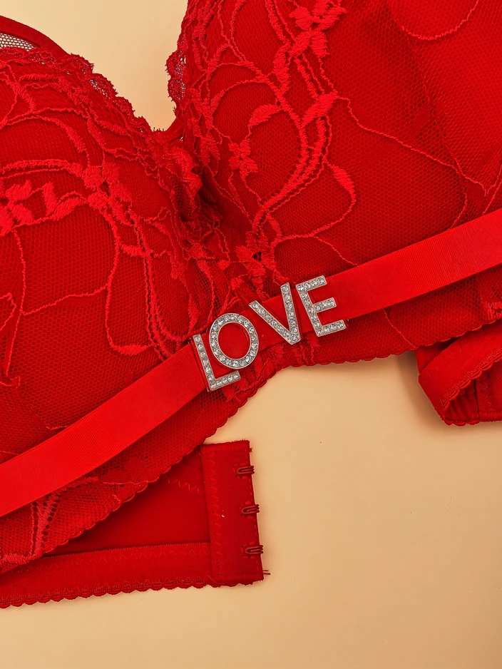 Royalfashion Női párnázott melltartó csipkével