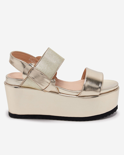 Arany színű női öko-bőr szandál a Kosall-Footwear platformon