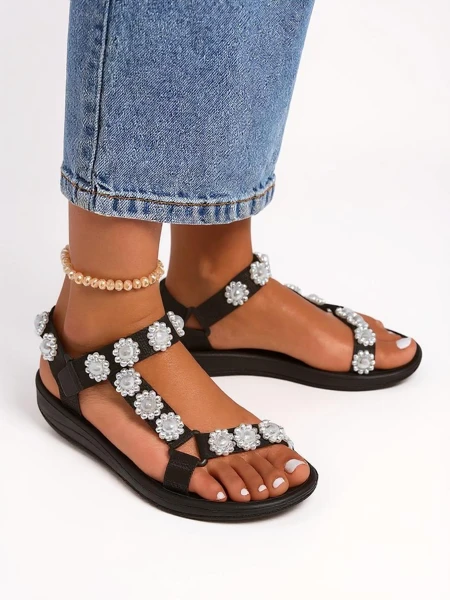 Royalfashion Perseida fekete női platform szandál gyöngyökkel