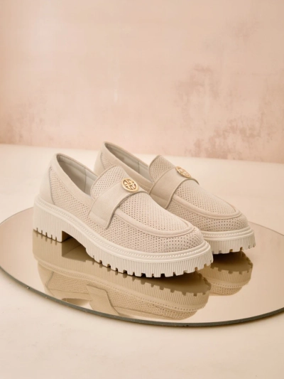Callista bézs női loafer öko-velúrból, 4 cm-es lapos talppal