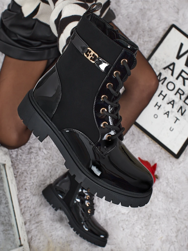 Alvinea fűzős bokacsizma matt és lakkozott műbőrből