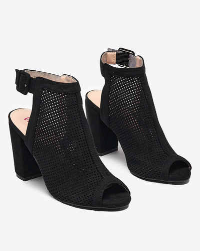 OUTLET Női fekete áttört szandál az Illosey postán - Lábbeli