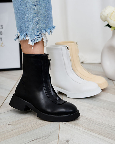 Royalfashion Női lapos sarkú csizma fekete színben Etiuse