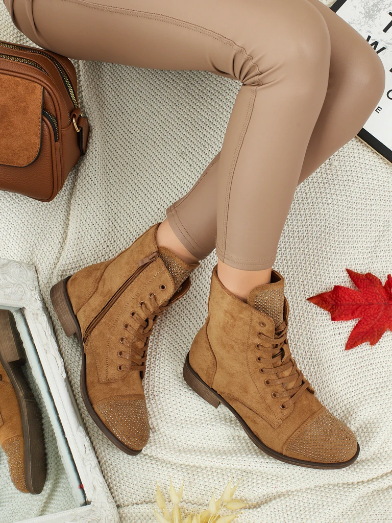 Marvelli öko velúr fűzős női bokacsizma cirkóniákkal