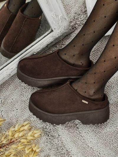 Rövid női a'la hócsizma bundával Calindra