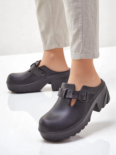 Royalfashion Női gumitalpú szandálok Voxones