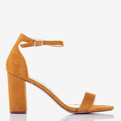 OUTLET Barna színű női szandál Sweet Honey poszton - Lábbeli