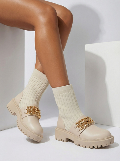 Royalfashion Elegáns női csizma díszítéssel Olluf