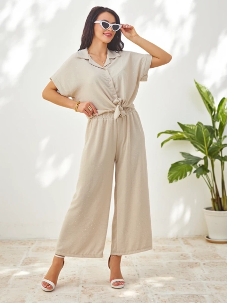 Royalfashion Női szett, megkötős rövid ujjú inggel és flared farmernadrággal, strasszokkal díszítve