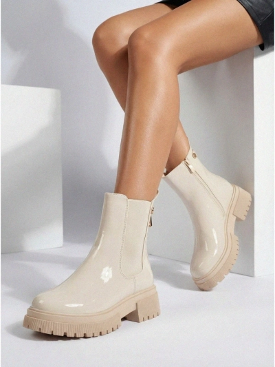 Lakkozott női eco bőr Calebi bokacsizma