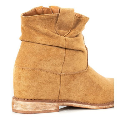 Camel színű cowboy csizma platformon Brunoki - Lábbeli