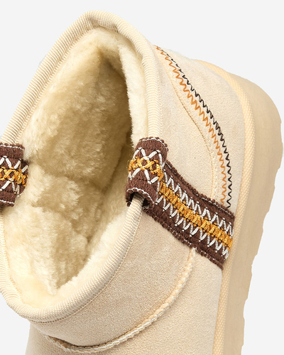 Royalfashion Női rövid csizma a'la hócsizma díszítéssel Erititta