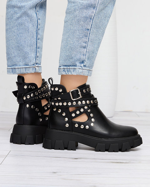 OUTLET Fekete női csizma vastagabb talppal Avarno- Footwear