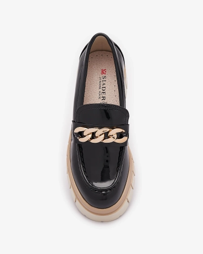 Lakkozott női mokaszin fekete színben Aquan- Footwear