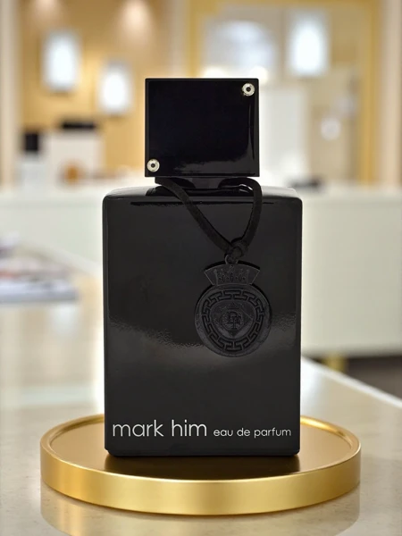 Mark Him Black ihlette férfi Eau de Parfum