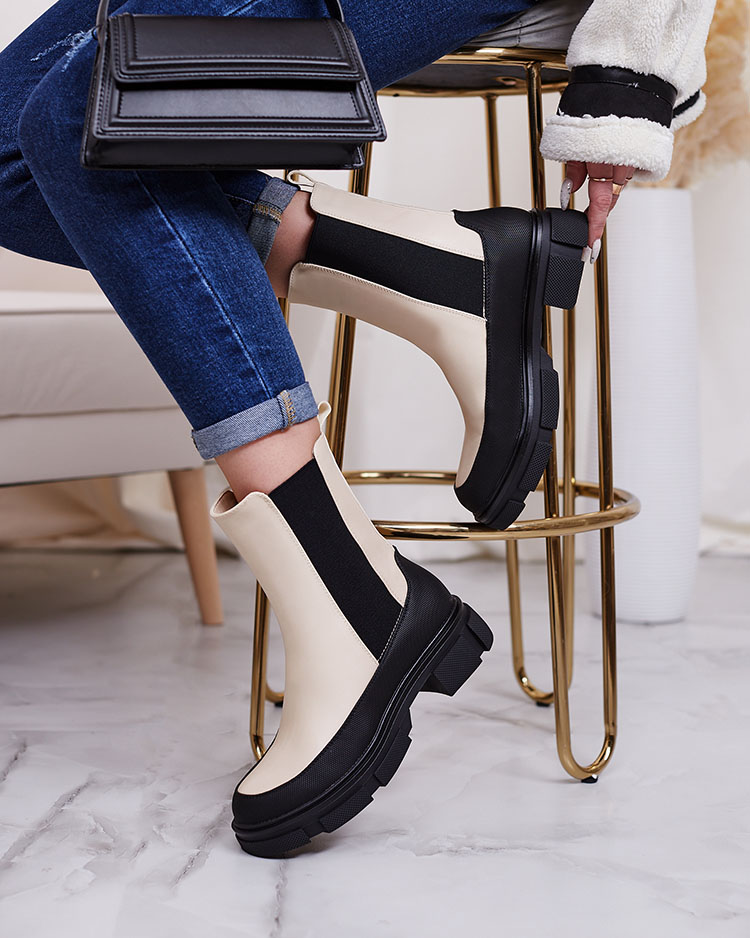 Royalfashion Női csizma fekete színben Opialla