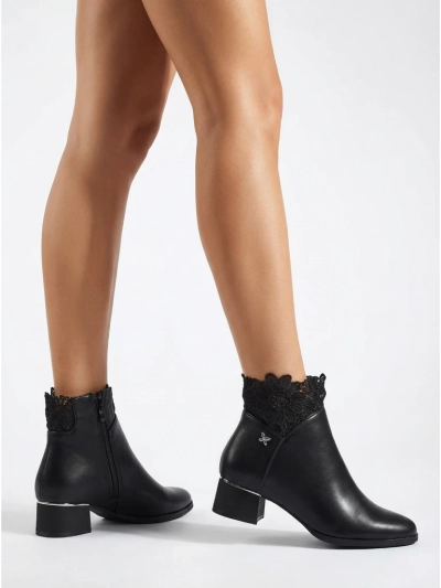 Velmi női eco bőr bokacsizma csipkével