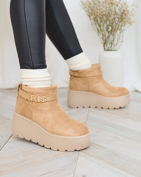 Royalfashion Világosbarna női cipő a'la hócsizma díszítéssel Parisela