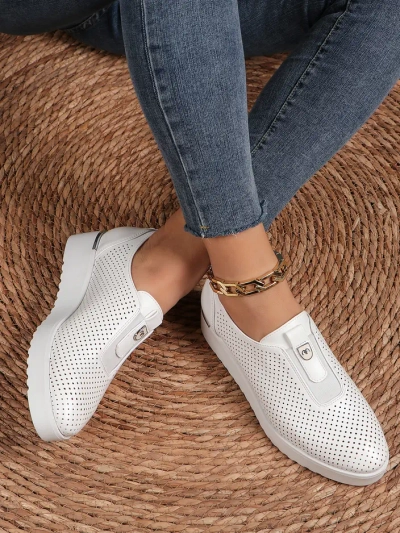Royalfashion Slip-on női perforált cipők Goffies