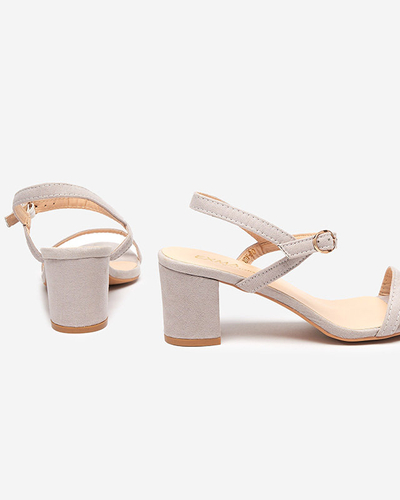 OUTLET Női szandál oszlopon Usopi szürke színben - Lábbeli