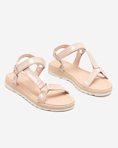 OUTLET Bézs színű női lapos szandál Hereris - Lábbeli