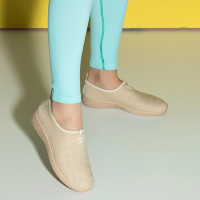 Bézs női csúszás a Smegin cipőkön - lábbeli