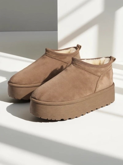 Royalfashion Női rövid csizma a'la hócsizma Ozozi