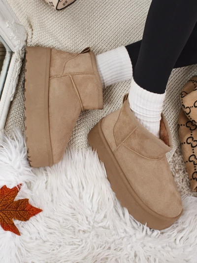 Rövid női a'la hócsizmák Vessia