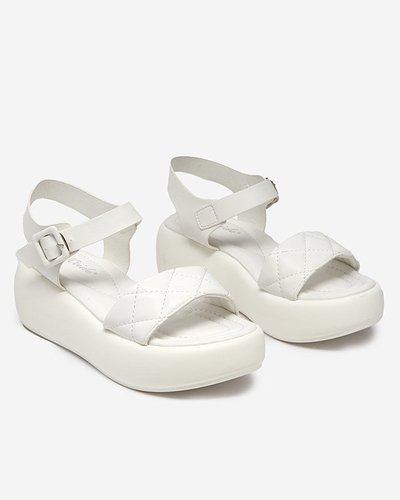 OUTLET Női eco bőr steppelt ékszandál fehér Baloui színben - Lábbeli