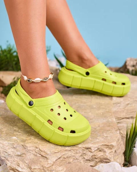 Royalfashion Neonzöld női flip-flop áttört szegéllyel Mightty